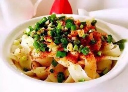 娱乐吃瓜酱碗为什么不碎,揭秘“娱乐吃瓜酱碗不碎”背后的神奇现象